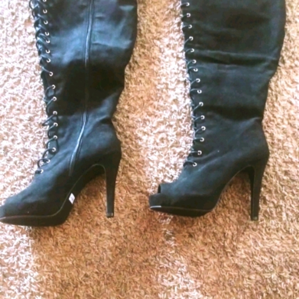 Torrid sz 10 Over the Knee Lace up boots Peep toe